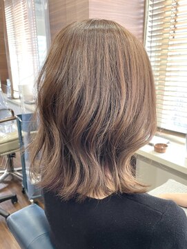 アンビエンテ(ambiente) くびれミディアム　ベージュカラー【坂根】