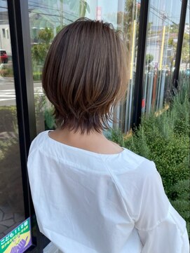 パシフィックダズールコウベウエスト(Pacific Dazzle Kobe west) ハイ透明感ベージュ × レイヤーウルフ