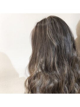 リバレッジ 広尾(Leverage) 透明感アッシュグレージュ