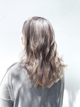 イロヘア 北岡崎店(ilo.hair) 白髪ぼかし×3Dハイライト