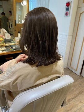 ネオリーブ チロル 横浜西口店(Neolive CiroL.) くびれミディ アッシュベージュ