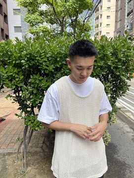 ウェルネス(Wellness) スキンフェード、ノーパート、サイドパート