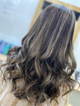 ラビス クローバー(Lovis clover) ホワイトベージュ　ダークブラウン　ココアベージュ