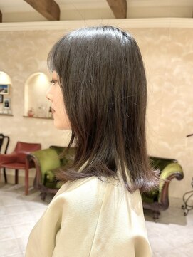 ビュートリアム265(BEAUTRIUM 265) ミディアムボブ/ロブ/外はね/黒髪/ストレートヘア/シースルー