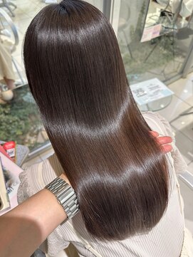 ヘア ルミナス バイ フォルテ(HAIR LUMINAS by FORTE) ニュアンスカラーグレーベージュレイヤーカットオリーブベージュ