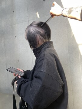 ヴァーディ オモテサンドウ(Vardy omotesando) roots/ホワイトシルバー 落とせる黒 グラデーション