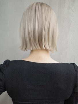 ギークス(GEEKS) 【GEEKS渋谷】冬カラー/ホワイトブリーチ/切りっぱなしボブ/小顔