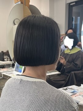 アコロン 武蔵小杉(acoron.) トリートメントで艶ショート【武蔵小杉】