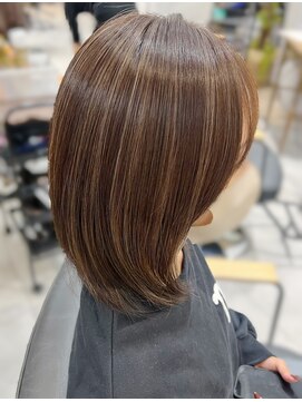 リアンバイアリュール(Lian by Allure) レイヤーカットハッシュカット髪質改善顔周り前髪ボブブリーチ