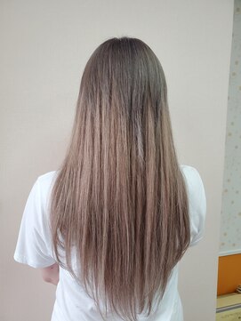 美容室イーナ(e na) シャギー風スタイルをシールエクステで。