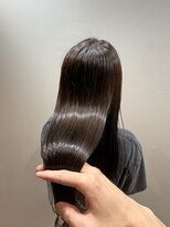 ロッカ(ROCCA)&nbsp;    思わず触れたくなる艶ストレート