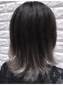 秋らしい暗髪のプラチナグレージュ