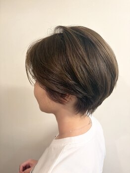 クラシュ(clash)の写真/「大人髪」の悩みを解消！年齢を感じさせないスタイルを作る、丁寧なカウンセリングが大好評。