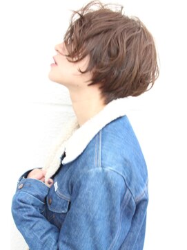 レウナ 外苑前(Reuna) カジュアルショート　ニュアンスパーマでオシャレ度アップ