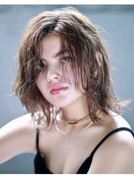 ラべリー 池袋(LOVELEY) グレージュ ひし形シルエット 切りっぱなしボブ エアリー