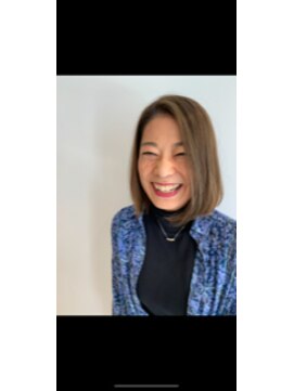 キコラ(KIKORA) ミディアムハイライトボブ