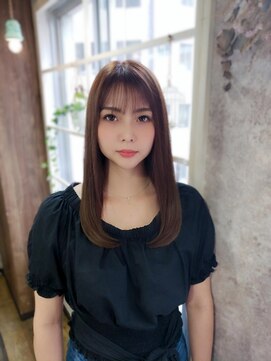 ビルギット(BIRGIT) 艶サラストレート