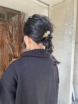 ソア(soa) ミディアムヘアの編みおろし