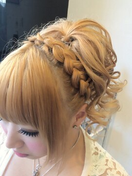 ラビス 浦和(Lovis) 美髪/ネビージュ/大人かわいい/透明感ショート[浦和]