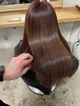 ウィークエンド(WEEKEND) 後ろ姿も美しく！【ユンギストレート21500円】