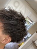 ツーブロック短髪束感黒髪ツイストパーマスーツ