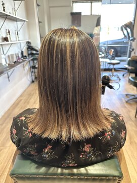 サラ(sarah) ベージュバレイヤージュ