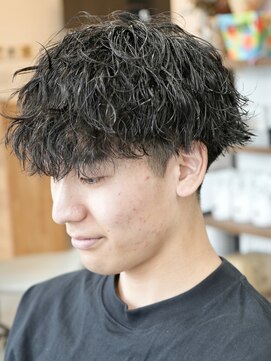 フゥ 宇都宮(FeU) 波巻きパーマツイストスパイラルパーマメンズマッシュパーマ