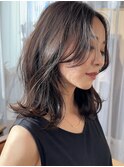 大人可愛いセンターパート 黒髪ロング セミディ 前髪なし