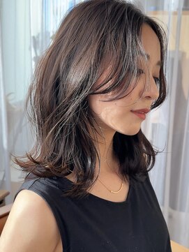 アイドットプラスサッポロ 札幌(i.+SAPPORO) 大人可愛いセンターパート 黒髪ロング セミディ 前髪なし