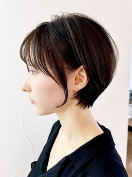 アイティーバイアルバム 藤沢店(IT by ALBUM) ショートくびれヘア顔周りレイヤーおくれ毛_ba523741