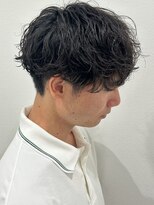 ヒュイル バイ ニアウ(Hwyl by Niau) シャドウパーマメンズカットパーママッシュ刈り上げショート