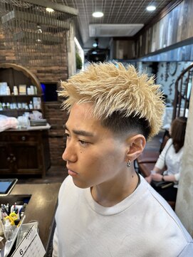 ヘアー クリエイト カルバリ(HAIR CREATE Calbari) スパイキーショート×抜きっぱなし