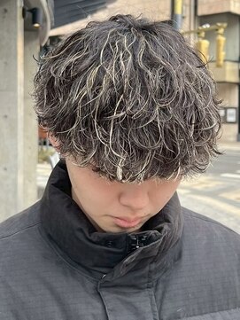 アウラ(AURA) 盛岡メンズ波巻きパーマシャドウパーマッシュフェザーパーマ30代