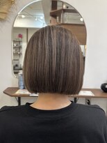 ルイ(ROUIS produced by LUCK 津田沼)&nbsp;白髪ぼかしハイライト/大人ボブ/レイヤーカット/若見えカット