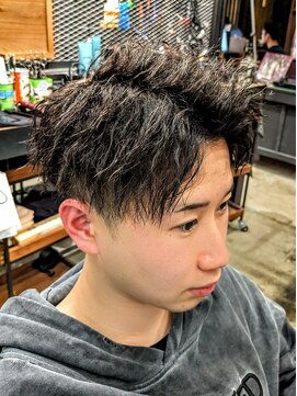 フォーコーナーズカットショップスリーセント 栄(FourCornersCutShop 3/cent) 【ソフトツイスパ】