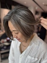 ステア ケース(stair case) メンテナンスは2~3ヶ月おきでOK 白髪活かしローライト