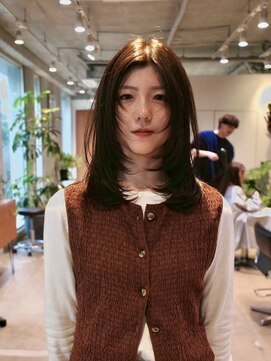 カルマ(carma) ロングの顔まわりレイヤー