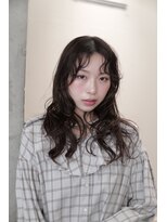 ピズムハク(PISM hak)&nbsp;ロングレイヤー/パーマ風/ツーウェイバング/ロングヘアアレンジ