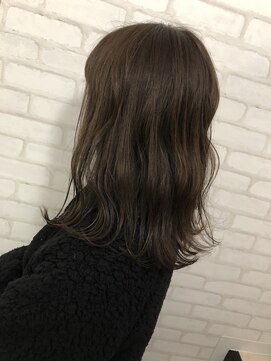ヘアーアンドラッシュ ジーナ(Hair&Lash Jiina) ミディアム外ハネ
