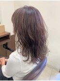 ピンクアッシュのセミロングスタイル