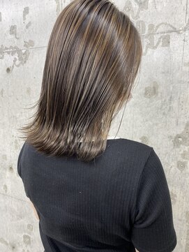 カフネ ジュントス ヨロ(Cafune' juntos YOLO) コントラストハイライト