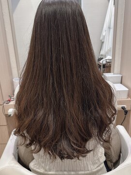 コーエン(cowen) 大人かわいい黒髪レイヤーロングゆるふわ前髪パーマ30代40代50代