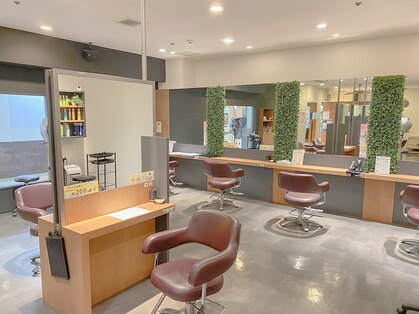 サロンズヘア ジェイアール高槻駅前店(SALONS HAIR)の写真