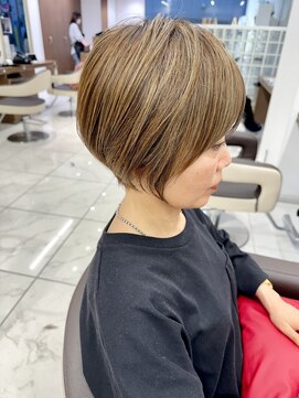 アッシュ 下北沢店(Ash) 白髪染めハイライトのくびれショート