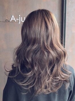 アージュ(A-ju)の写真/《カウンセリング重視だから安心＊》熟練のスタイリストが細部にまでこだわり抜いて似合わせヘアをご提案♪