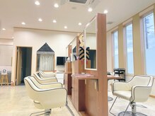 ヘアージール(Hair Zeal)の雰囲気（自然光が差し込む清潔感のある店内で寛ぎのサロンタイムを…♪）