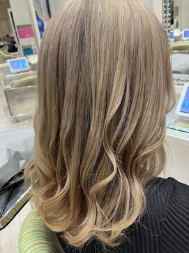 ビス ヘア アンド ビューティー 西新井店(Vis Hair＆Beauty) 大人気ミルクティーベージュカラー！
