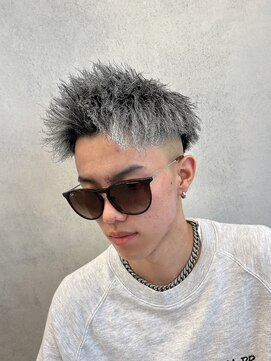 ルースト 西院店(ROOST) ツイストホワイトジェットモヒカン