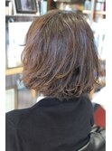 クセを生かした＊流行のオン眉×エッジボブ