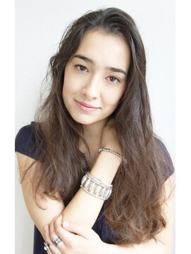 フェイスティ(FACE-T) 【FACE-T　青山】無造作ロング　『安井朋美』